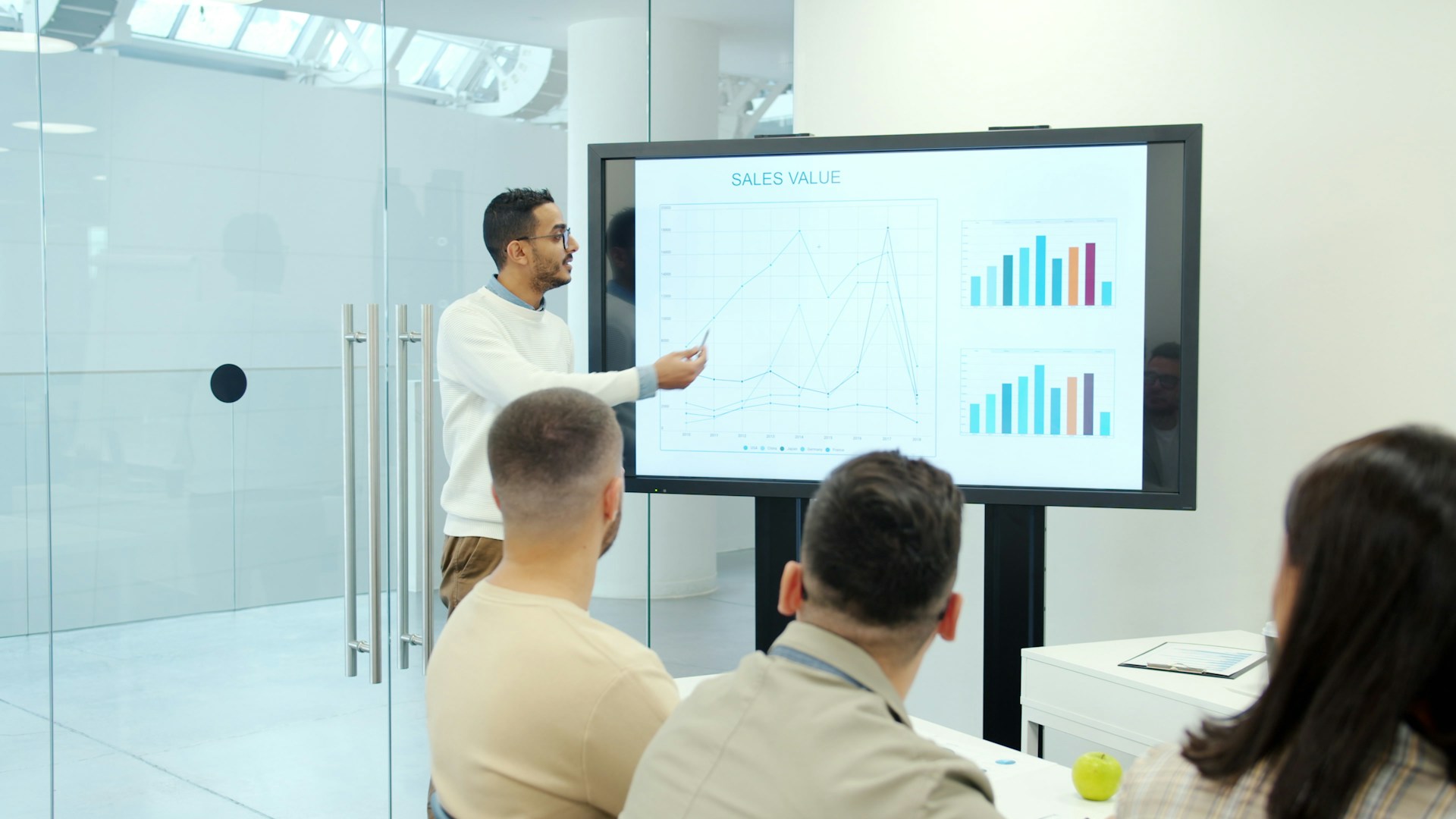 Top 5 Sales Intelligence Platforms for Targeted Outreach